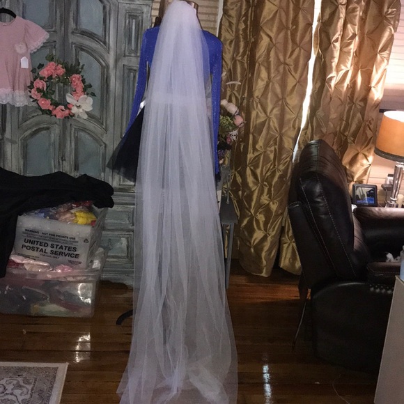 elegant chapel length 2 Layer wedding veil w/comb - Picture 5 of 8